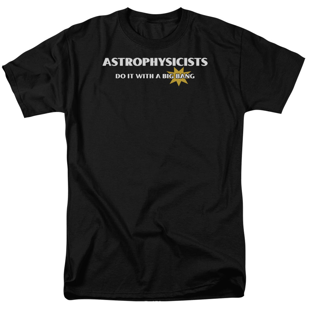 AN OFFCIALLY LICENSED ASTROPHYSICISTS DO IT ASTROPHYSICISTS DO IT MEN'S REGULAR FIT T-SHIRT BLACK