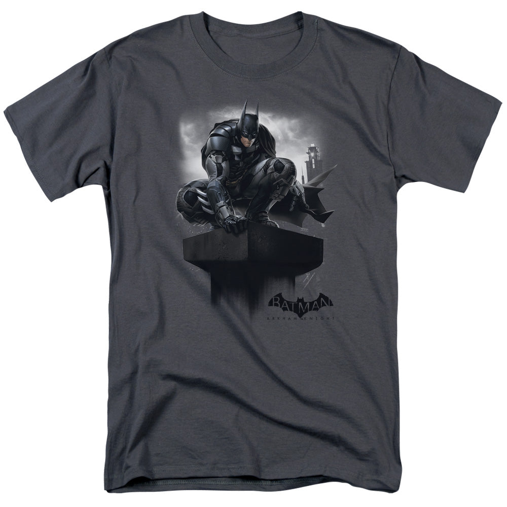 AN OFFCIALLY LICENSED BATMAN ARKHAM KNIGHT PERCHED MEN'S REGULAR FIT T-SHIRT CHARCOAL