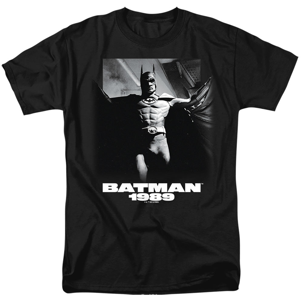 AN OFFCIALLY LICENSED BATMAN (1989) FLYING BATMAN MEN'S REGULAR FIT T-SHIRT BLACK