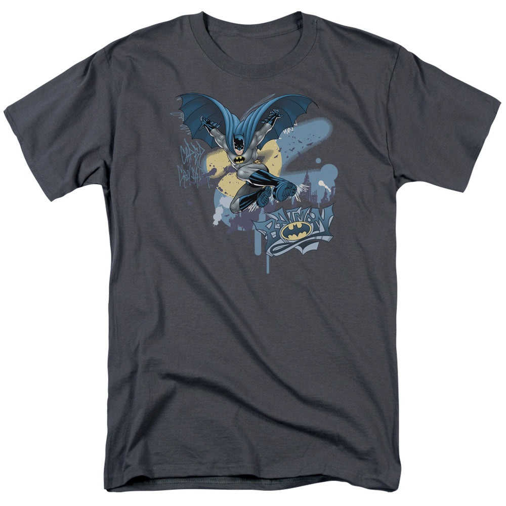 AN OFFCIALLY LICENSED BATMAN INTO THE NIGHT MEN'S REGULAR FIT T-SHIRT CHARCOAL