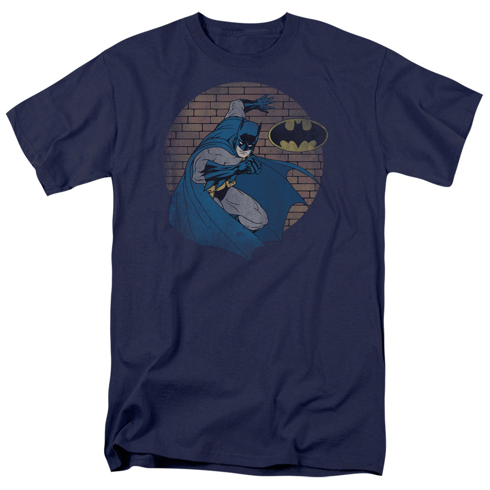 AN OFFCIALLY LICENSED BATMAN IN THE SPOTLIGHT MEN'S REGULAR FIT T-SHIRT NAVY