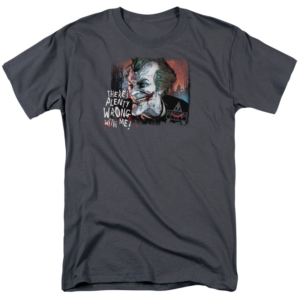 AN OFFCIALLY LICENSED ARKHAM CITY PLENTY WRONG MEN'S REGULAR FIT T-SHIRT CHARCOAL