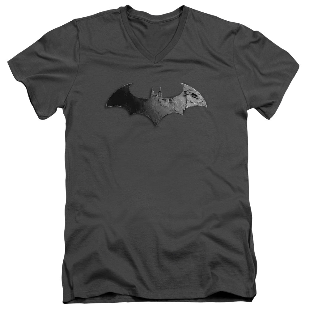 AN OFFCIALLY LICENSED ARKHAM CITY BAT LOGO MEN'S V-NECK T-SHIRT CHARCOAL