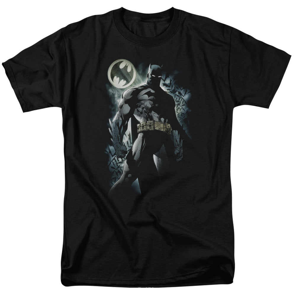 AN OFFCIALLY LICENSED BATMAN THE KNIGHT MEN'S REGULAR FIT T-SHIRT BLACK
