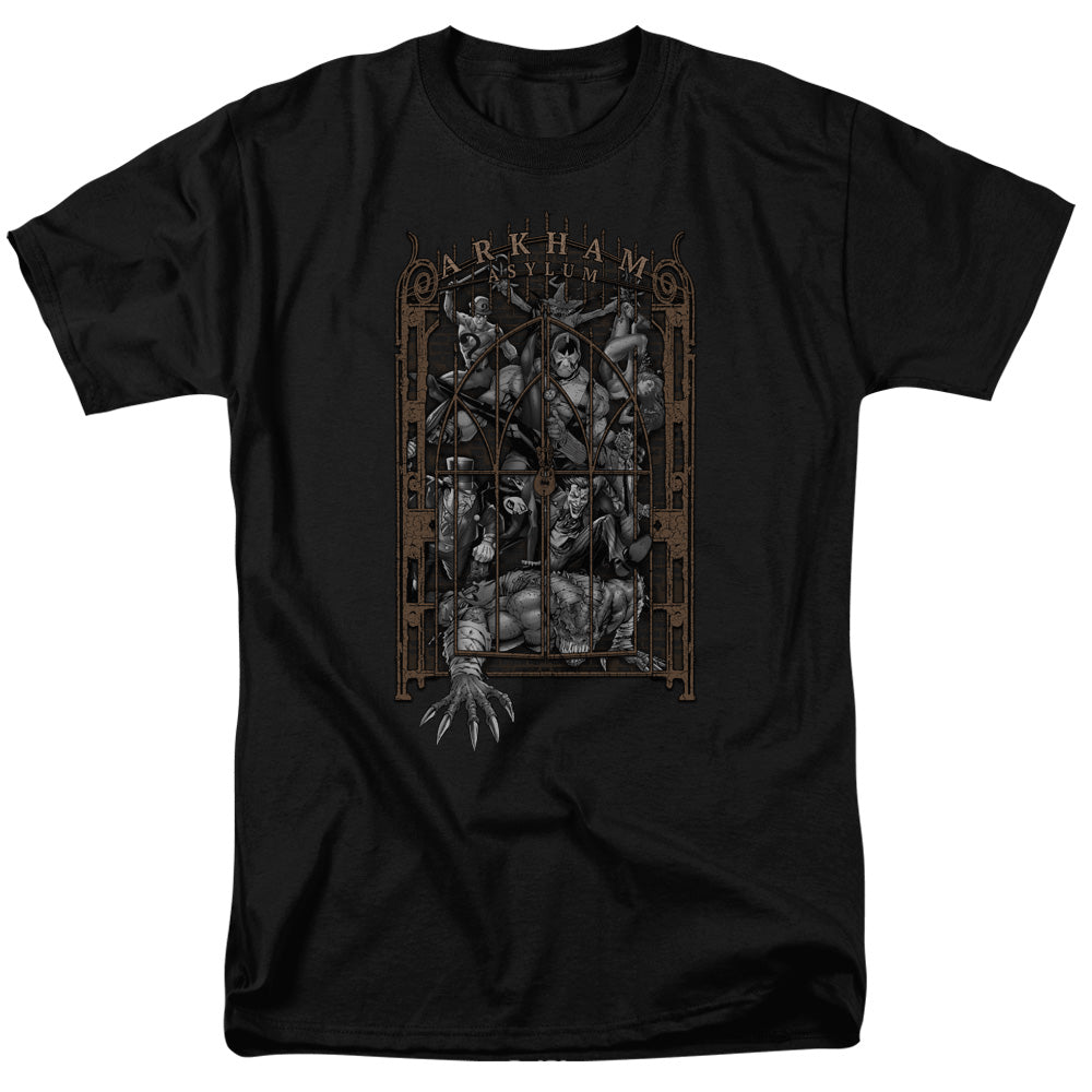 AN OFFCIALLY LICENSED BATMAN ARKHAMS GATE MEN'S REGULAR FIT T-SHIRT BLACK