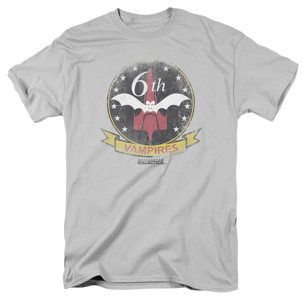 AN OFFCIALLY LICENSED BSG VAMPIRES BADGE MEN'S REGULAR FIT T-SHIRT SILVER