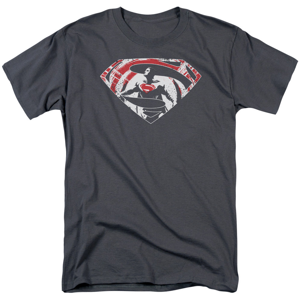 AN OFFCIALLY LICENSED BATMAN V SUPERMAN SUPER SPLATTER LOGO MEN'S REGULAR FIT T-SHIRT CHARCOAL