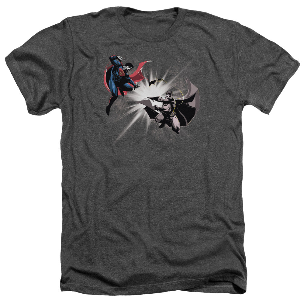 AN OFFCIALLY LICENSED BATMAN V SUPERMAN FIGHT BURST MEN'S HEATHER T-SHIRT CHARCOAL