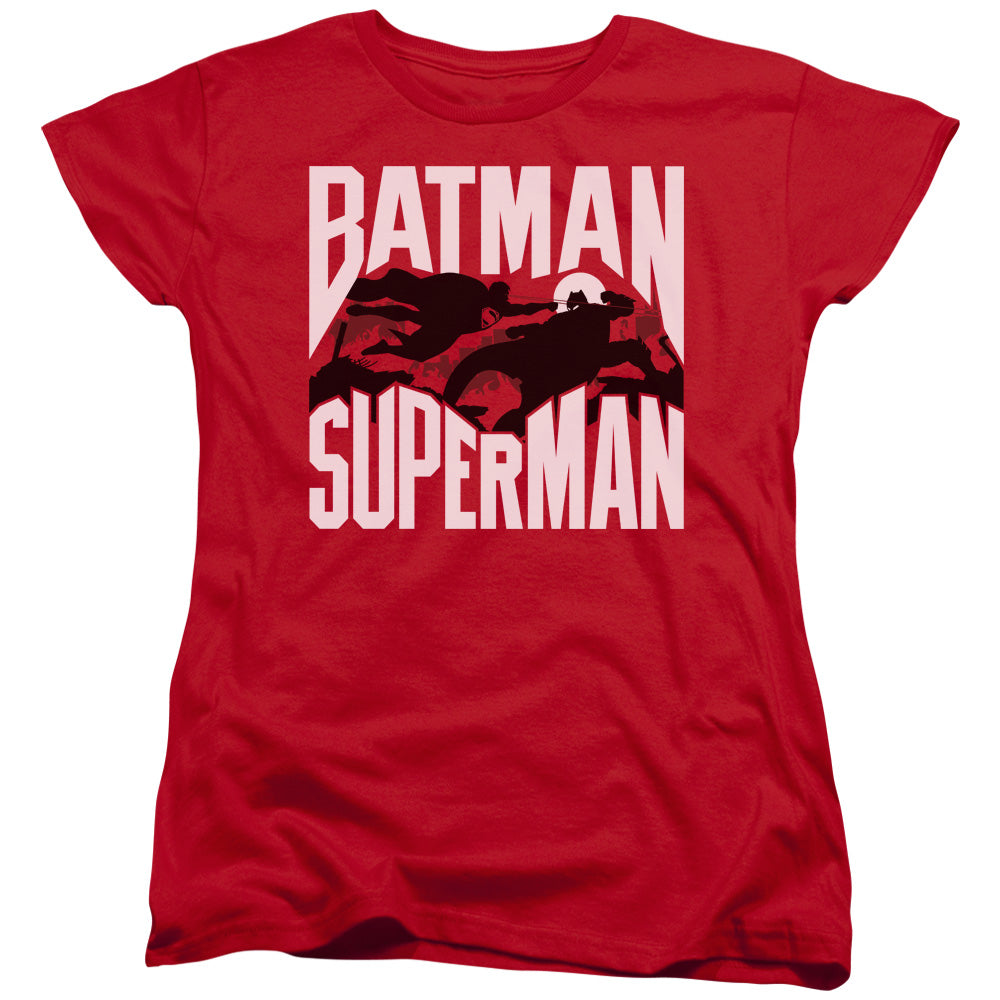 AN OFFCIALLY LICENSED BATMAN VS SUPERMAN SILHOUETTE FIGHT WOMEN'S REGULAR FIT T-SHIRT RED
