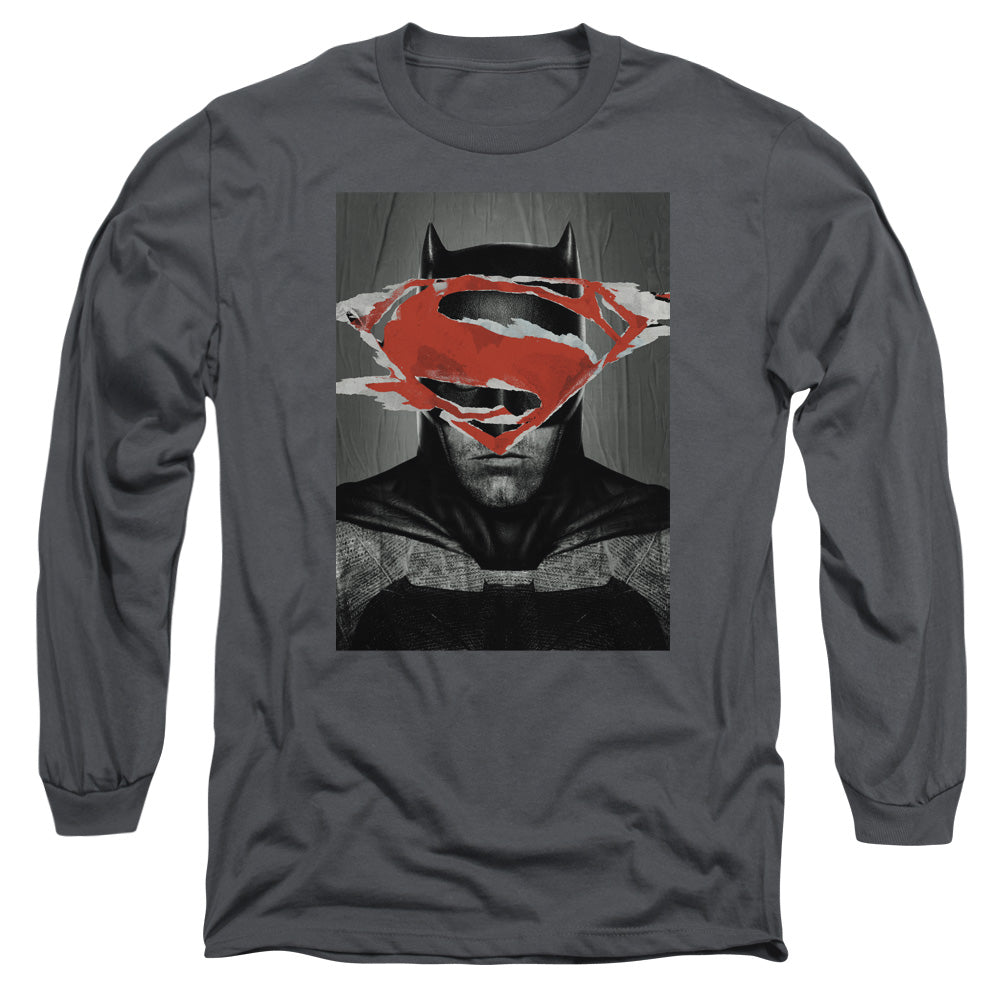 AN OFFCIALLY LICENSED BATMAN VS SUPERMAN BATMAN POSTER MEN'S LONG SLEEVE T-SHIRT CHARCOAL