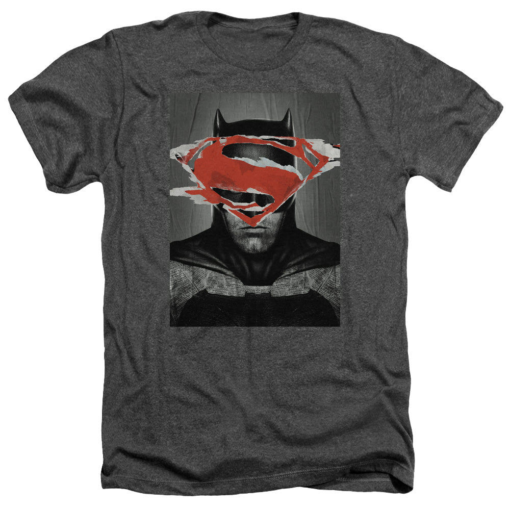 AN OFFCIALLY LICENSED BATMAN VS SUPERMAN BATMAN POSTER MEN'S HEATHER T-SHIRT CHARCOAL