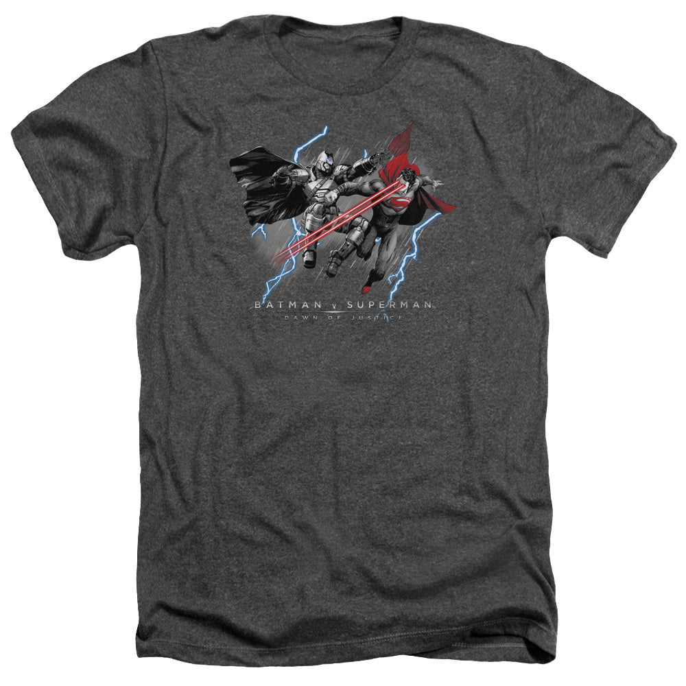 AN OFFCIALLY LICENSED BATMAN V SUPERMAN LIGHTNIING V HEAT VISION MEN'S HEATHER T-SHIRT CHARCOAL