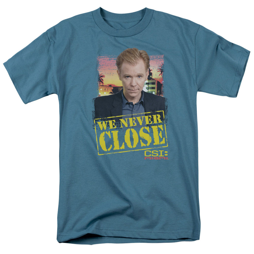 AN OFFCIALLY LICENSED CSI:MIAMI NEVER CLOSE MEN'S REGULAR FIT T-SHIRT SLATE