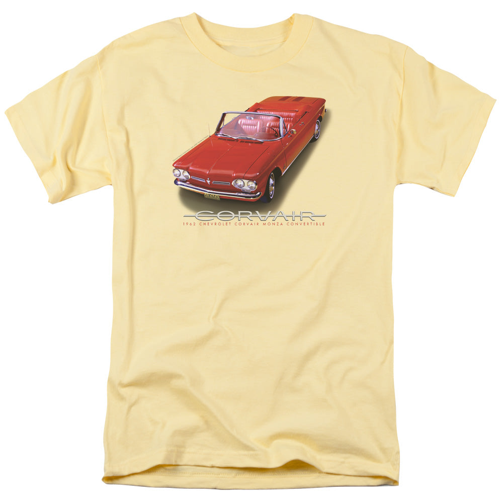 AN OFFCIALLY LICENSED CHEVROLET 62 CORVAIR CONVERTIBLE MEN'S REGULAR FIT T-SHIRT BANANA