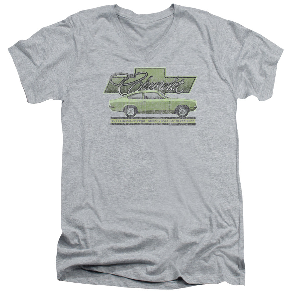 AN OFFCIALLY LICENSED CHEVROLET VEGA CAR OF THE YEAR 71 MEN'S V-NECK T-SHIRT ATHLETIC HEATHER