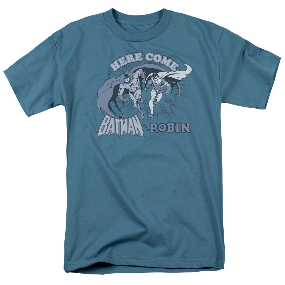 AN OFFCIALLY LICENSED DC BATMAN HERE COME BATMAN AND ROBIN MEN'S REGULAR FIT T-SHIRT SLATE