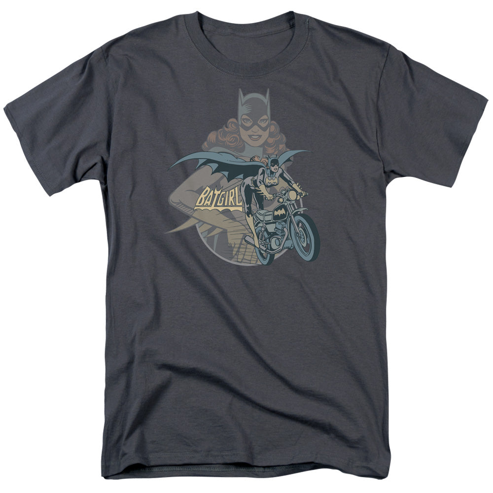 AN OFFCIALLY LICENSED DC BATGIRL BIKER MEN'S REGULAR FIT T-SHIRT CHARCOAL