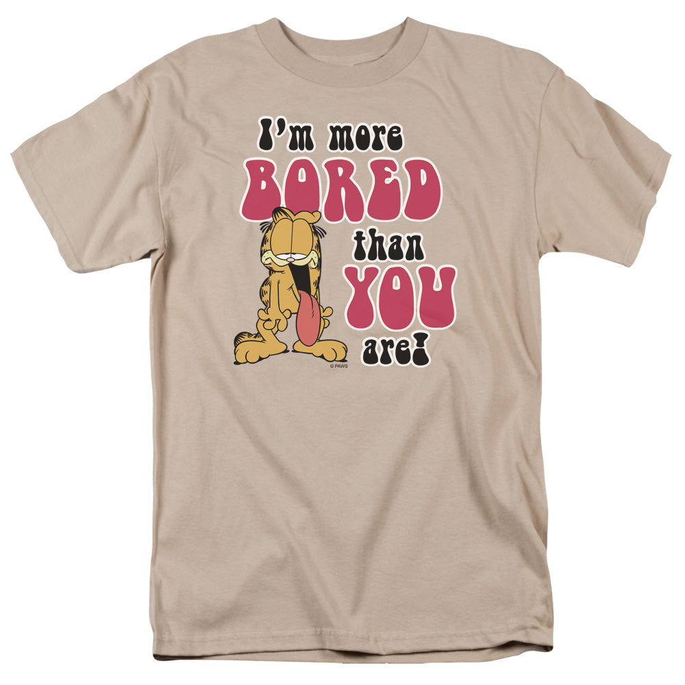 AN OFFCIALLY LICENSED GARFIELD MORE BORED MEN'S REGULAR FIT T-SHIRT SAND