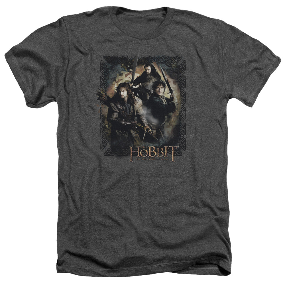 AN OFFCIALLY LICENSED HOBBIT WEAPONS DRAWN MEN'S HEATHER T-SHIRT CHARCOAL