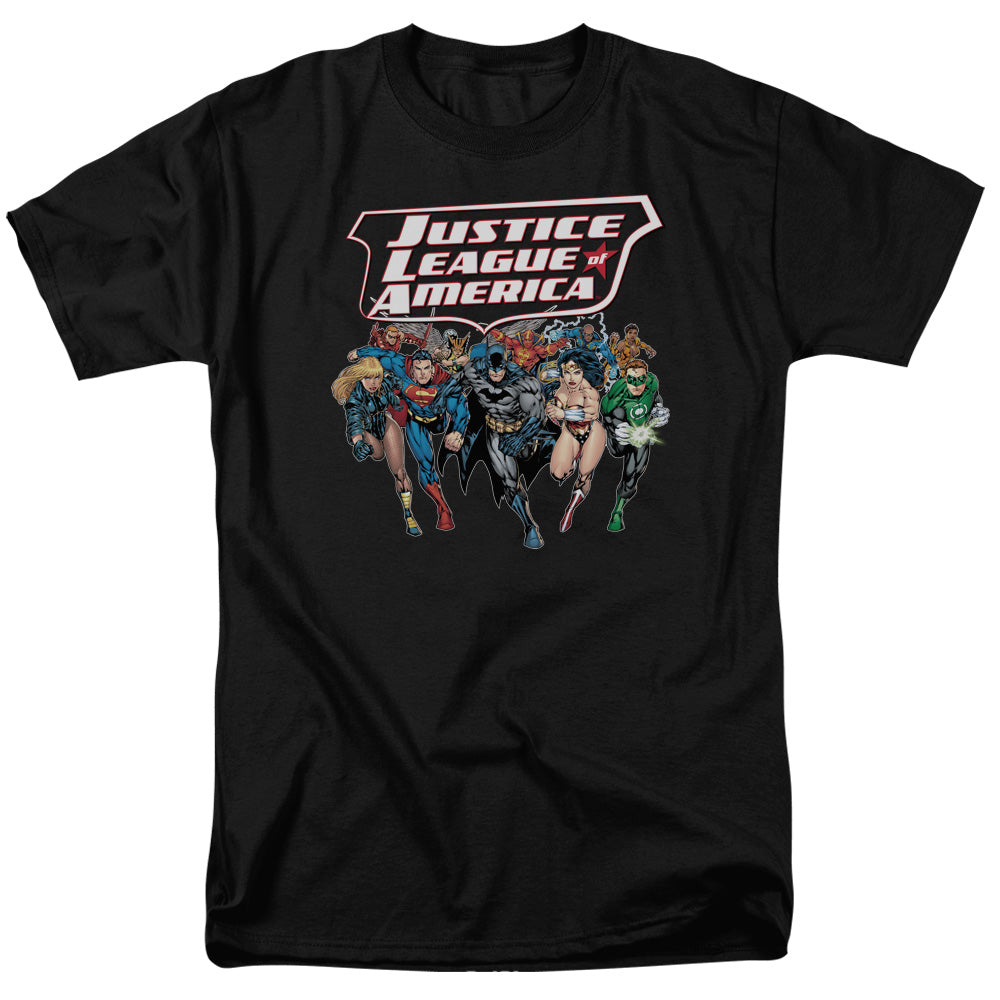 AN OFFCIALLY LICENSED JLA CHARGING JUSTICE MEN'S REGULAR FIT T-SHIRT BLACK