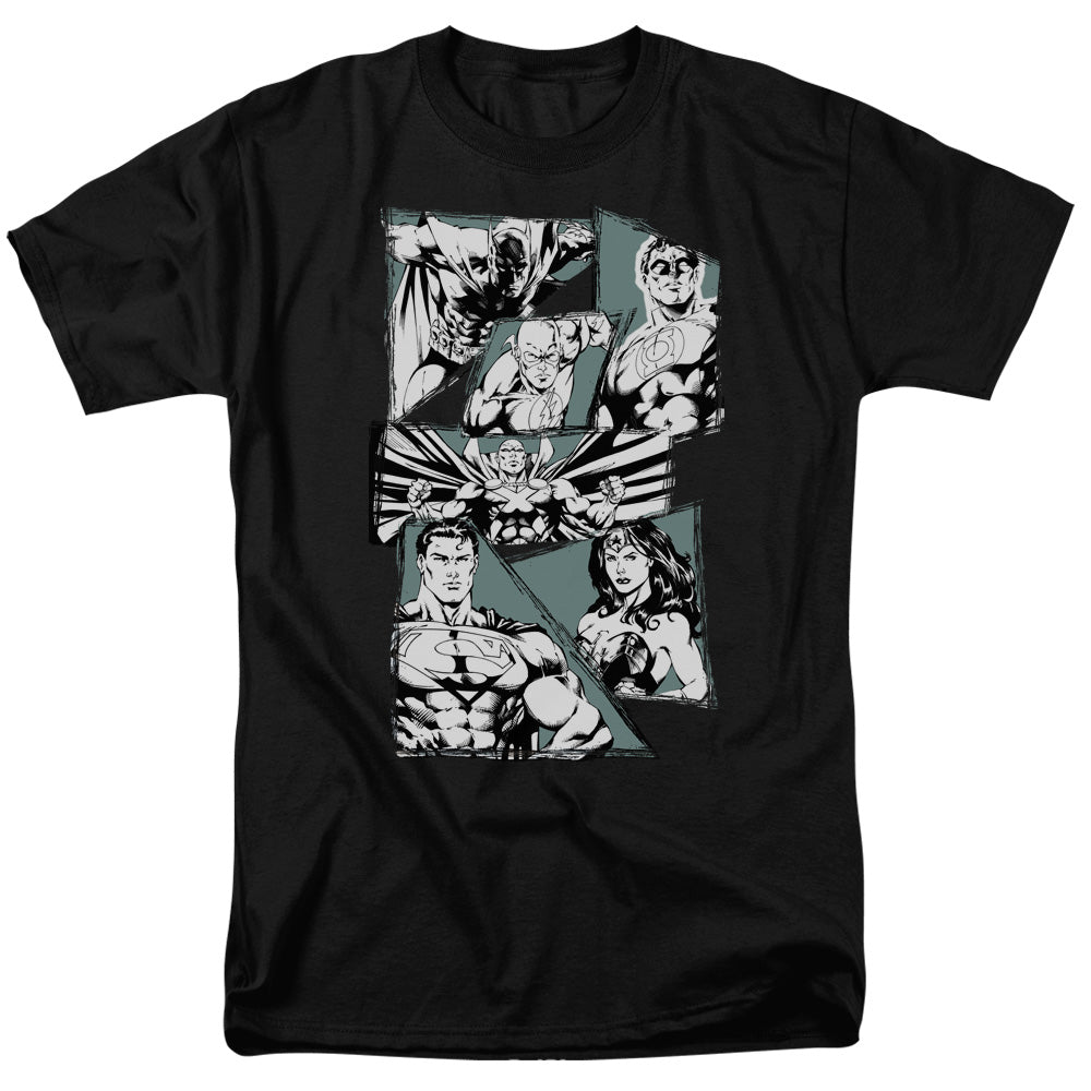 AN OFFCIALLY LICENSED JLA A MIGHTY LEAGUE MEN'S REGULAR FIT T-SHIRT BLACK