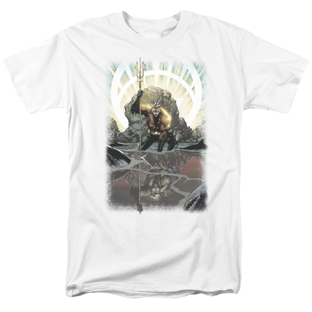 AN OFFCIALLY LICENSED JLA BRIGHTEST DAY AQUAMAN MEN'S REGULAR FIT T-SHIRT WHITE