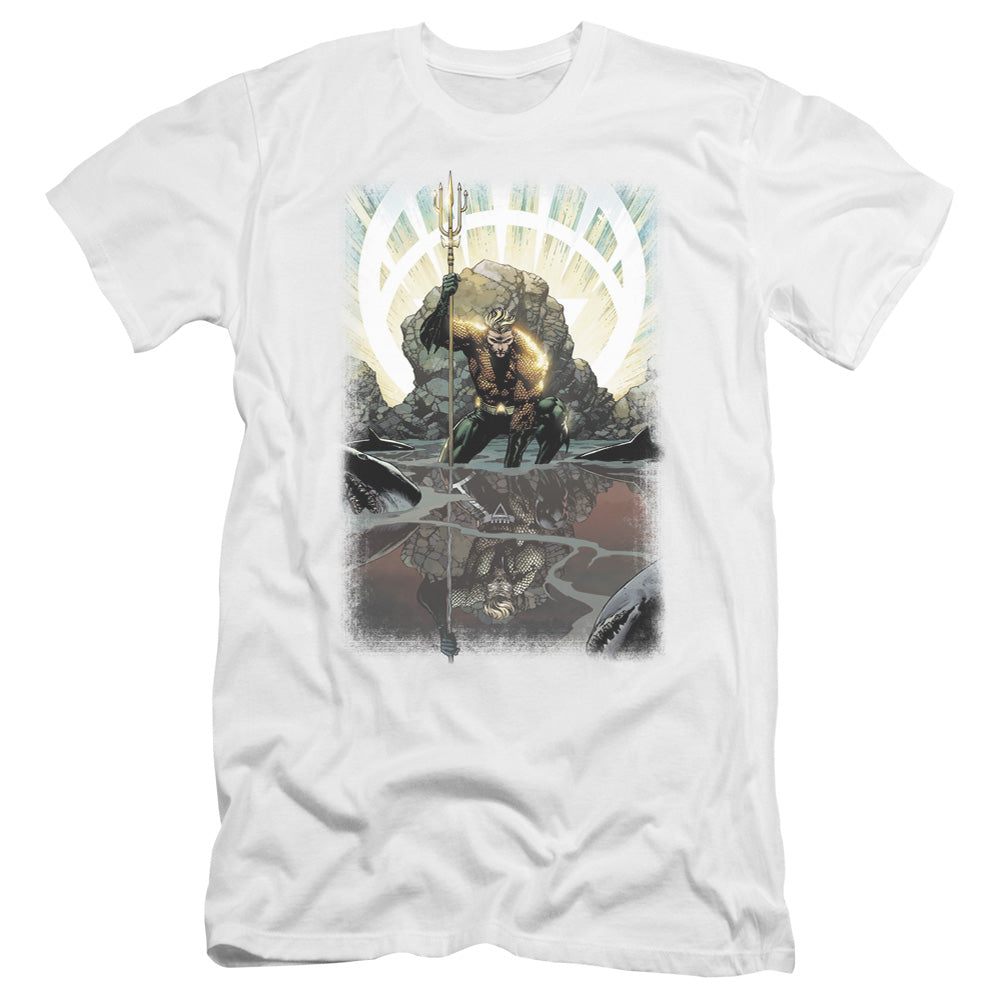 AN OFFCIALLY LICENSED JLA BRIGHTEST DAY AQUAMAN MEN'S PREMIUM SLIM FIT T-SHIRT WHITE