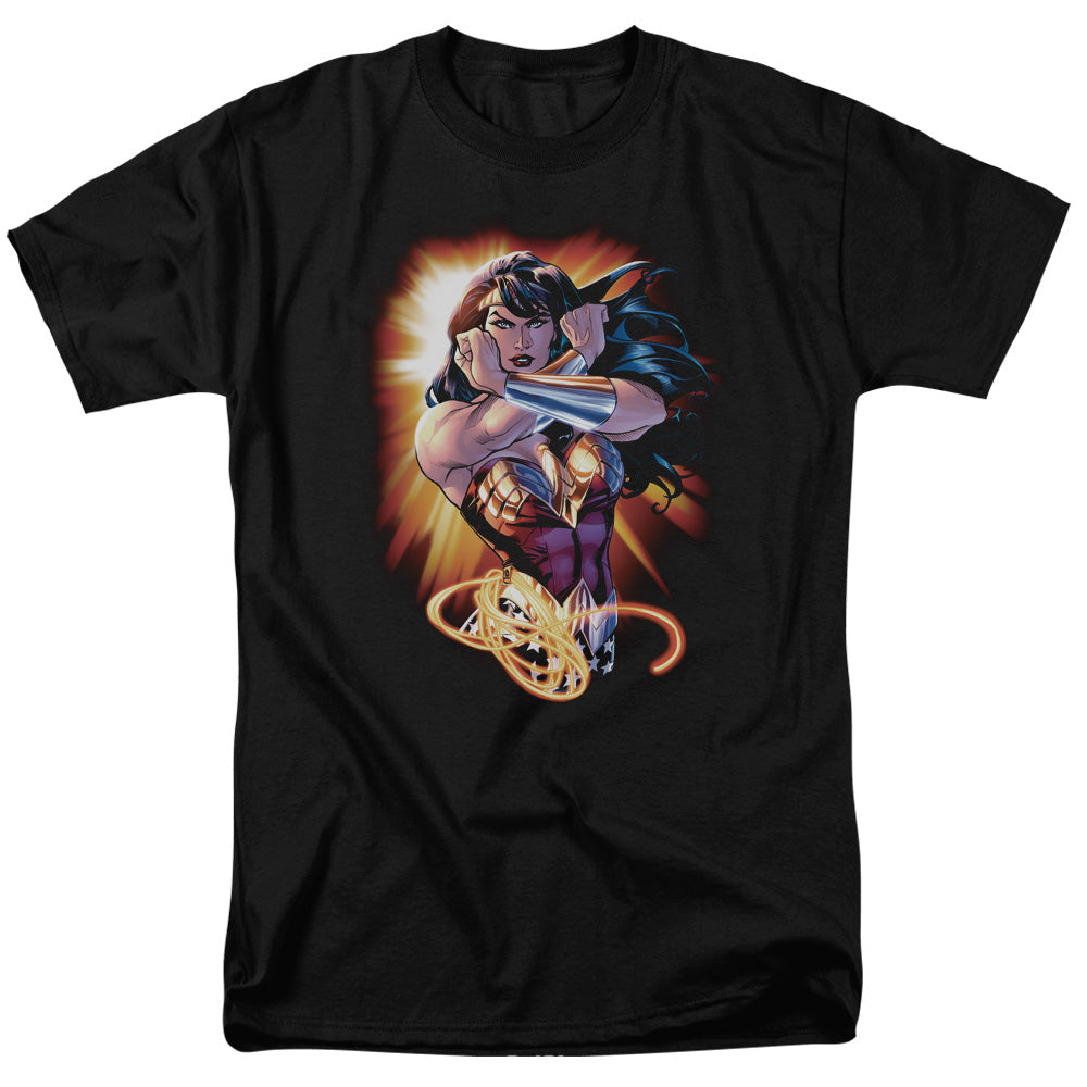 AN OFFCIALLY LICENSED JLA WONDER RAYS MEN'S REGULAR FIT T-SHIRT BLACK