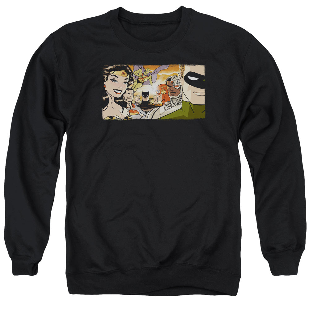 AN OFFCIALLY LICENSED JLA CINEMATIC LEAGUE ADULT UNISEX CREWNECK SWEATSHIRT BLACK