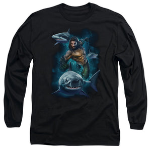 AN OFFCIALLY LICENSED AQUAMAN MOVIE SWIMMING WITH SHARKS MEN'S LONG SLEEVE T-SHIRT BLACK