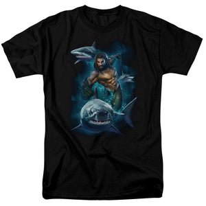 AN OFFCIALLY LICENSED AQUAMAN MOVIE SWIMMING WITH SHARKS MEN'S REGULAR FIT T-SHIRT BLACK