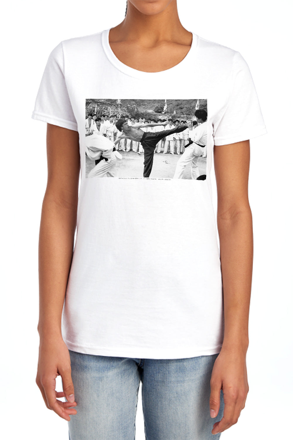 AN OFFCIALLY LICENSED BRUCE LEE KICK TO THE HEAD WOMEN'S REGULAR FIT T-SHIRT WHITE