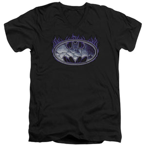 AN OFFCIALLY LICENSED BATMAN CRACKED SHIELD MEN'S V-NECK T-SHIRT BLACK