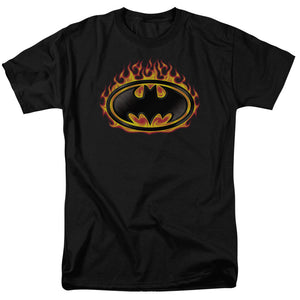 AN OFFCIALLY LICENSED BATMAN BAT FLAMES SHIELD MEN'S REGULAR FIT T-SHIRT BLACK