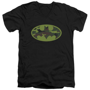 AN OFFCIALLY LICENSED BATMAN CAMO LOGO MEN'S V-NECK T-SHIRT BLACK