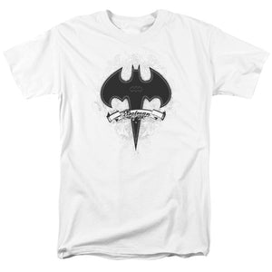 AN OFFCIALLY LICENSED BATMAN GOTHIC GOTHAM MEN'S REGULAR FIT T-SHIRT WHITE