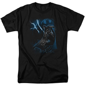 AN OFFCIALLY LICENSED BATMAN LIGHTNING STRIKES MEN'S REGULAR FIT T-SHIRT BLACK