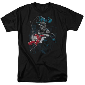 AN OFFCIALLY LICENSED BATMAN BLACK AND WHITE MEN'S REGULAR FIT T-SHIRT BLACK