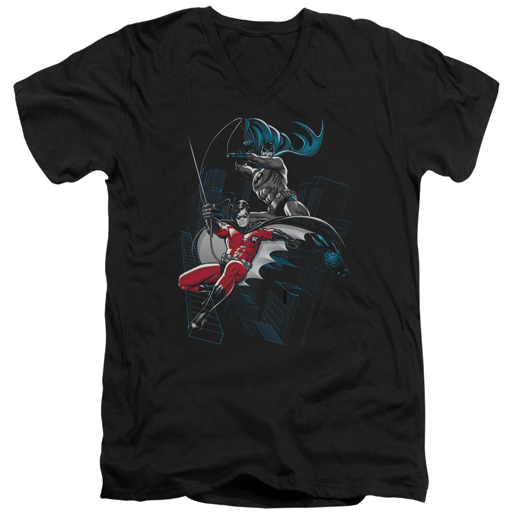 AN OFFCIALLY LICENSED BATMAN BLACK AND WHITE MEN'S V-NECK T-SHIRT BLACK