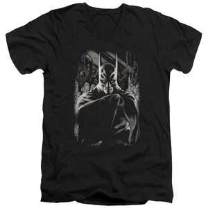 AN OFFCIALLY LICENSED BATMAN DETECTIVE 821 COVER MEN'S V-NECK T-SHIRT BLACK