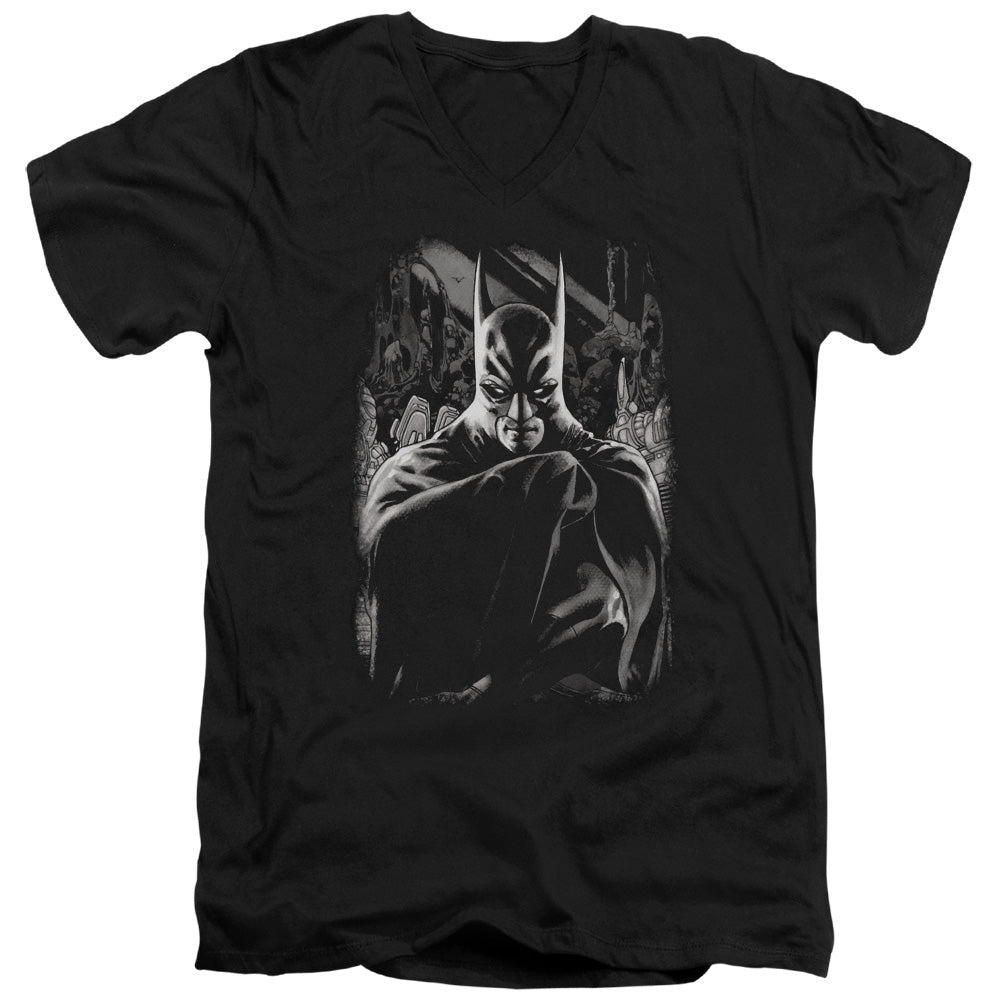 AN OFFCIALLY LICENSED BATMAN DETECTIVE 821 COVER MEN'S V-NECK T-SHIRT BLACK