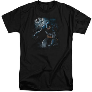 AN OFFCIALLY LICENSED BATMAN LIGHT OF THE MOON MEN'S TALL FIT T-SHIRT BLACK