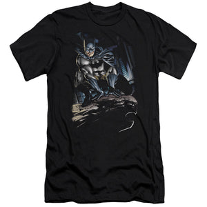 AN OFFCIALLY LICENSED BATMAN PERCHED MEN'S PREMIUM SLIM FIT T-SHIRT BLACK