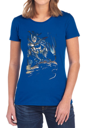 AN OFFCIALLY LICENSED BATMAN PERCHED WOMEN'S REGULAR FIT T-SHIRT BLACK