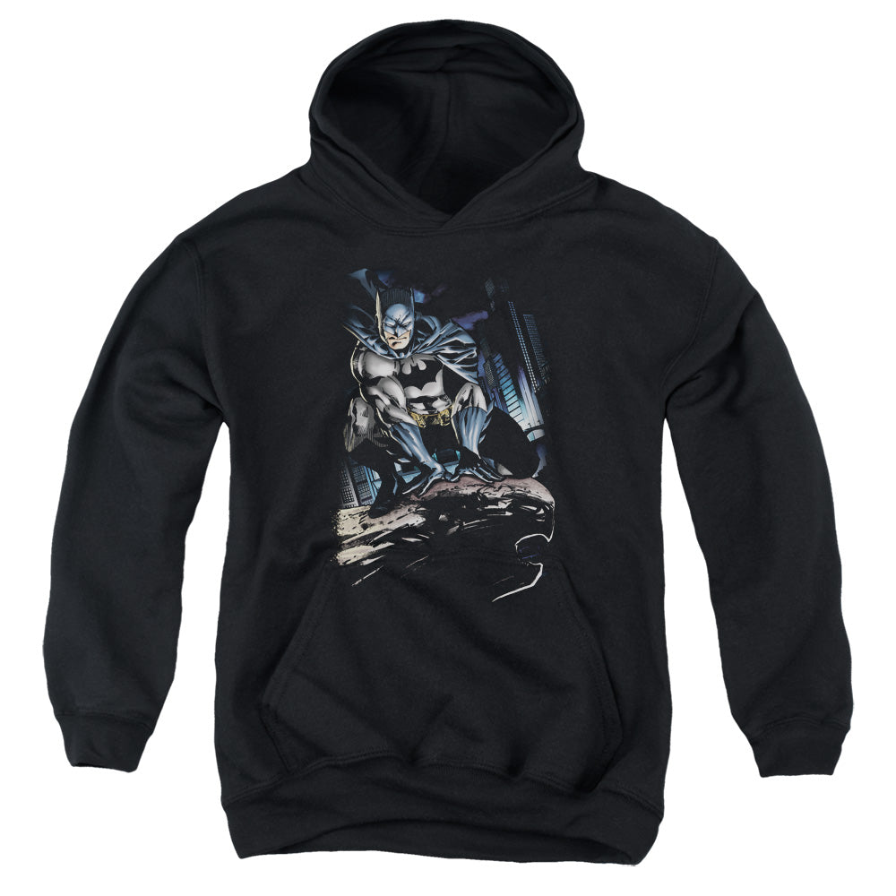 AN OFFCIALLY LICENSED BATMAN PERCHED YOUTH HOODIE BLACK