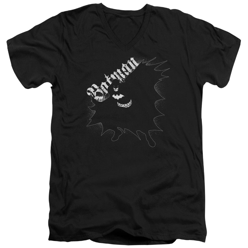AN OFFCIALLY LICENSED BATMAN DARKNESS MEN'S V-NECK T-SHIRT BLACK