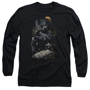AN OFFCIALLY LICENSED BATMAN SWEEPING CAPE MEN'S LONG SLEEVE T-SHIRT BLACK