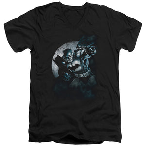 AN OFFCIALLY LICENSED BATMAN BATMAN SPOTLIGHT MEN'S V-NECK T-SHIRT BLACK