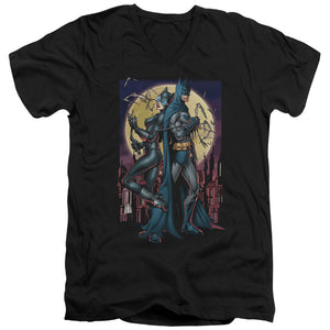 AN OFFCIALLY LICENSED BATMAN PAINT THE TOWN RED MEN'S V-NECK T-SHIRT BLACK