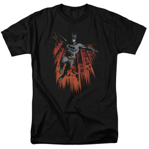 AN OFFCIALLY LICENSED BATMAN MAJESTIC MEN'S REGULAR FIT T-SHIRT BLACK
